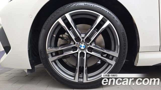 BMW 2 Series Gran Coupe F44 220i M Sports - фото 4