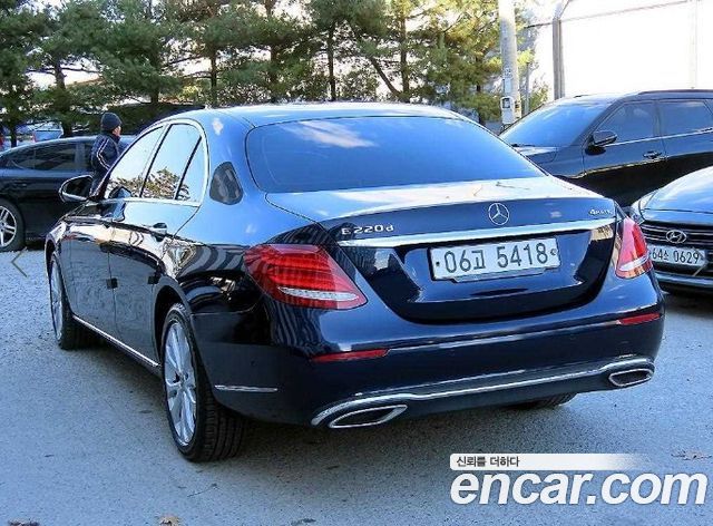 Mercedes-Benz E-Class W213 E220d 4MATIC Exclusive - фото 2