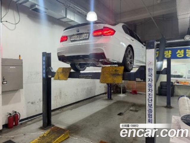BMW 3 Series F30 320i M Sport Shadow - фото 1