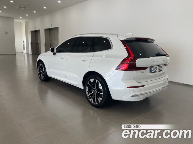 Volvo XC60 2-го поколения B5 Ultra Bright Air Sus - фото 1