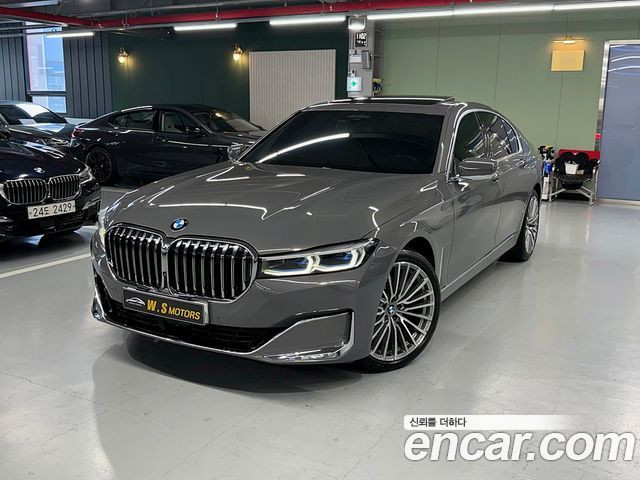 BMW 7 Series G11 730d xDrive Design Pure Excellence - фото 0