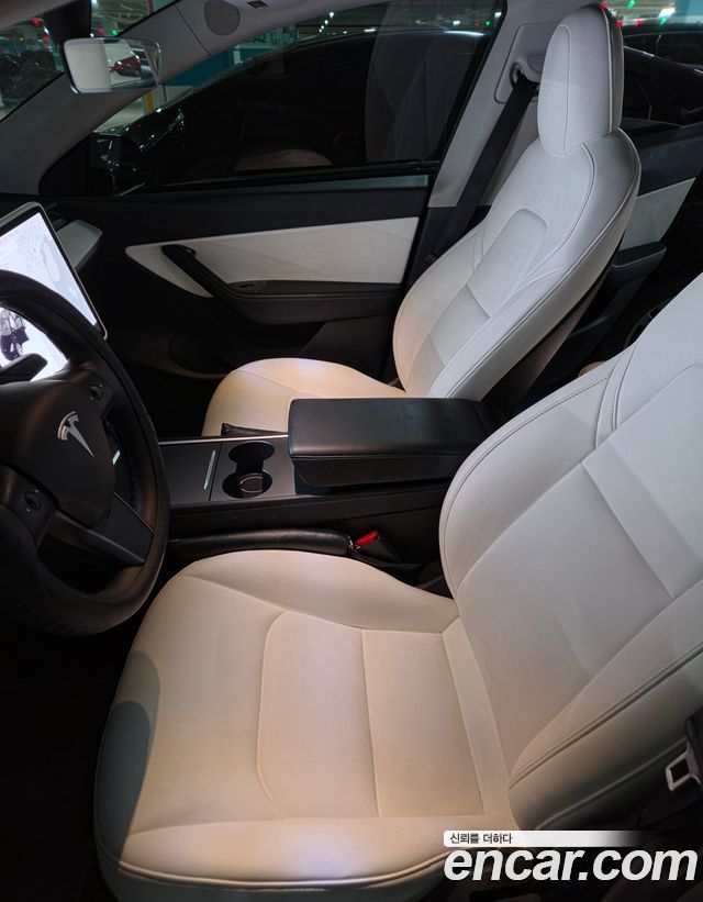 Tesla Model Y Long Range AWD - фото 4
