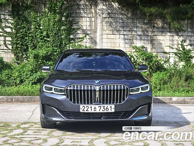 BMW 7 Series G11 730d xDrive Design Pure Excellence - фото 2
