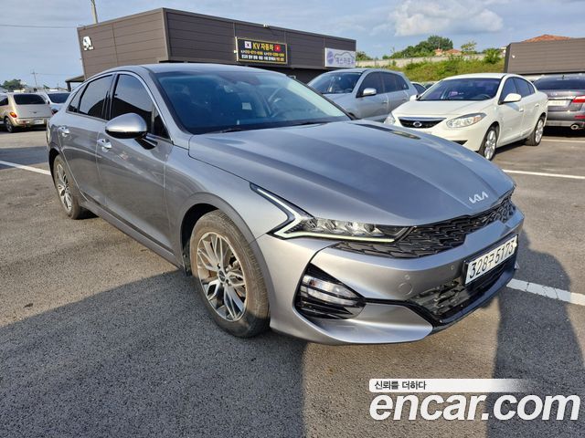 Kia K5 3-го поколения 2.0 Prestige - фото 1