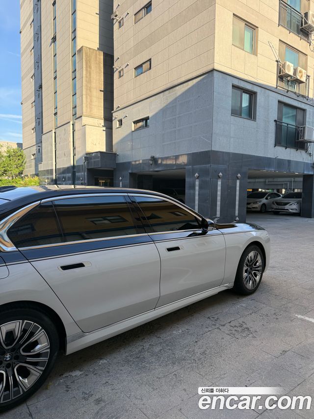 BMW 7 Series G70 740i sDrive Design Pure Excellence - фото 4