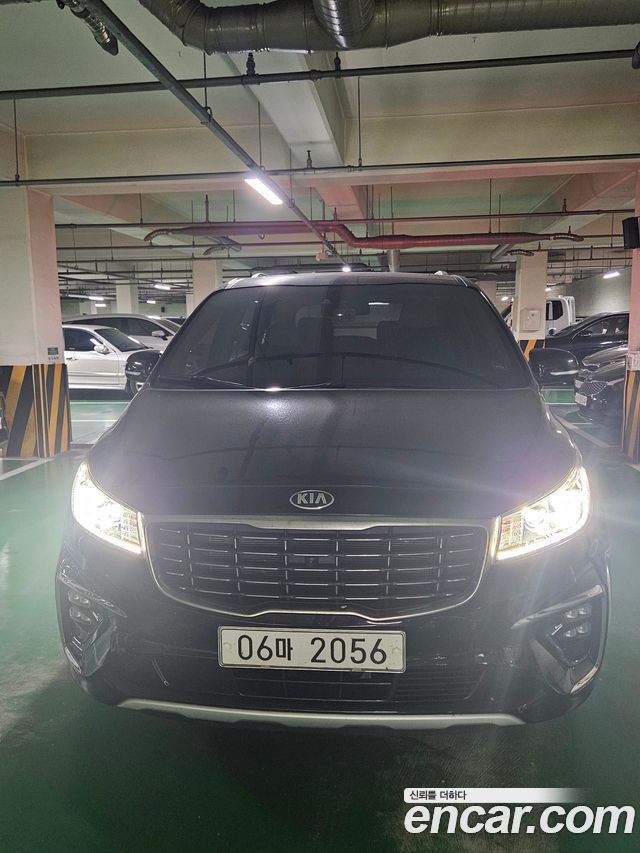 Kia Carnival Новый Gasoline 7-Seater Limousine President - фото 0