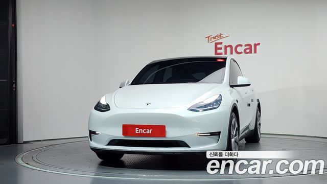 Tesla Model Y Long Range AWD - фото 2