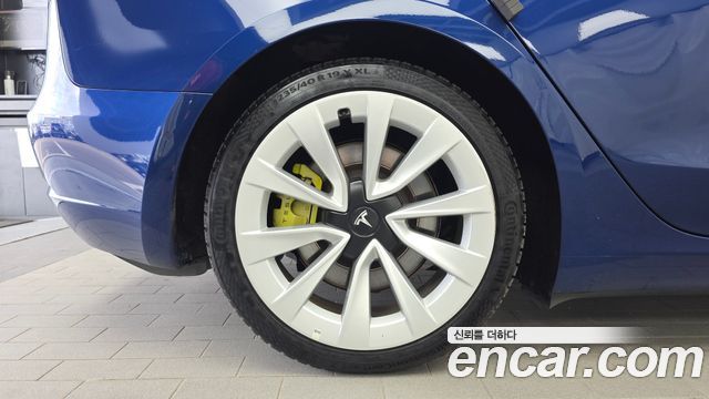 Tesla Model 3 Long Range AWD - фото 4
