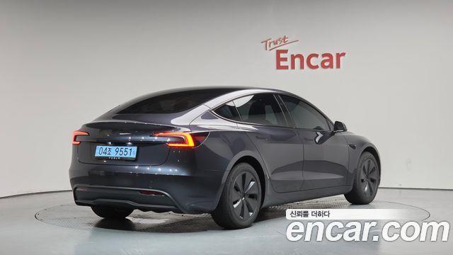 Tesla Model 3 Premium Long Range RWD - фото 1