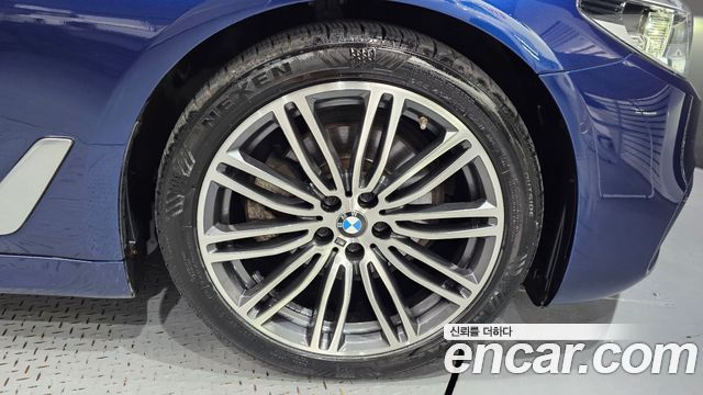 BMW 5 Series G30 520d M Sport Package Plus - фото 3