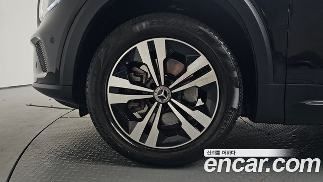 Mercedes-Benz GLB-Class X247 GLB220 - фото 3