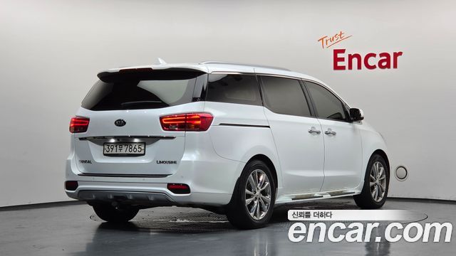 Kia Carnival Новый Gasoline 7-Seater Limousine President - фото 1