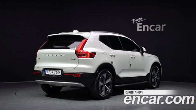 Volvo XC40 B4 Ultimate Bright - фото 1