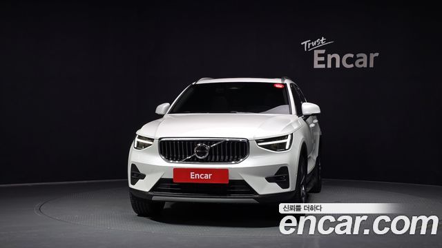 Volvo XC40 B4 Ultimate Bright - фото 2
