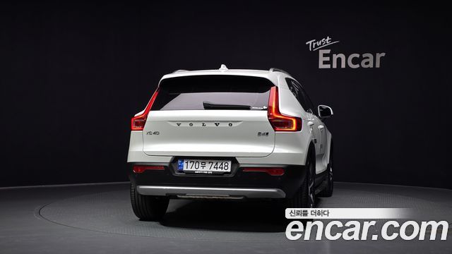 Volvo XC40 B4 Ultimate Bright - фото 3