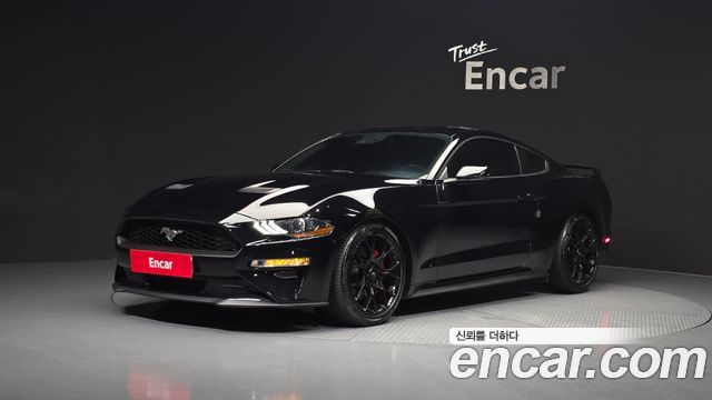 Ford Mustang Coupe - фото 0