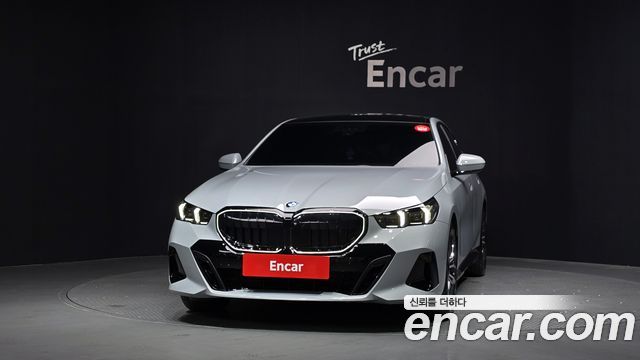BMW 5 Series G60 520i Special Edition - фото 2