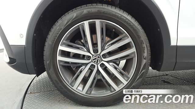 Volkswagen Tiguan Allspace 2.0 TSI Prestige - фото 4