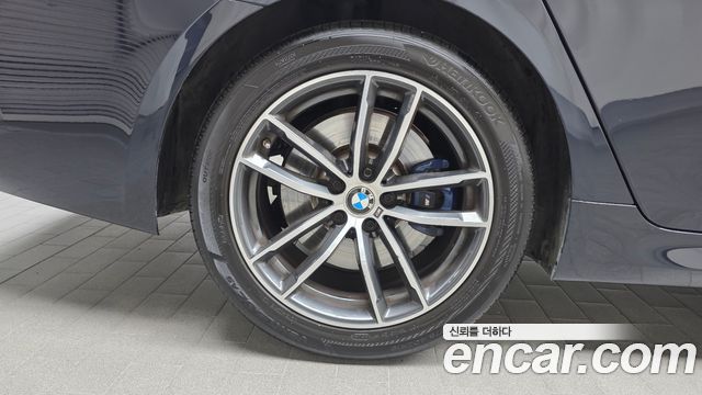 BMW 5 Series G30 520i M Sport - фото 4