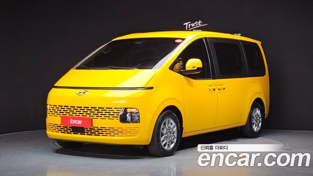 Hyundai Staria Tourer 9-Seater Modern - фото 0