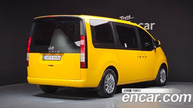 Hyundai Staria Tourer 9-Seater Modern - фото 1