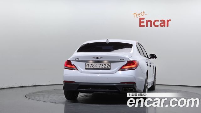 Genesis G70 2.0T Advanced - фото 3