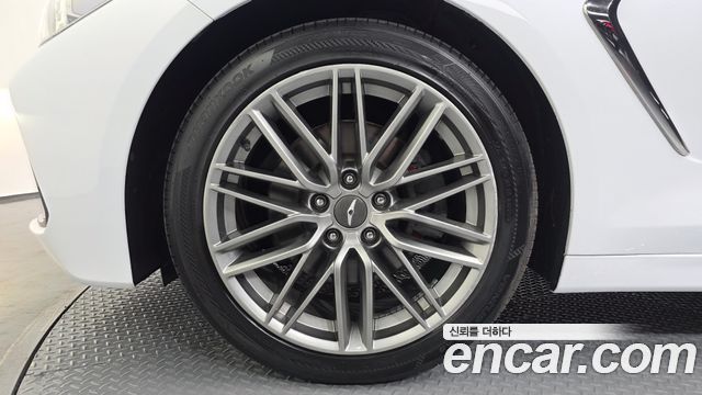 Genesis G70 2.0T Advanced - фото 4