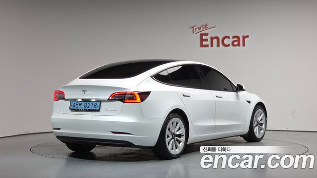 Tesla Model 3 Long Range AWD - фото 0