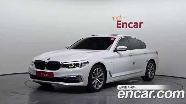 BMW 5 Series G30 520i Luxury - фото 0
