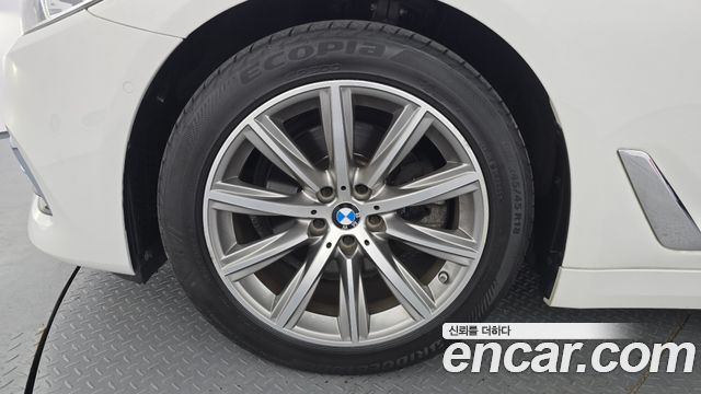 BMW 5 Series G30 520i Luxury - фото 4