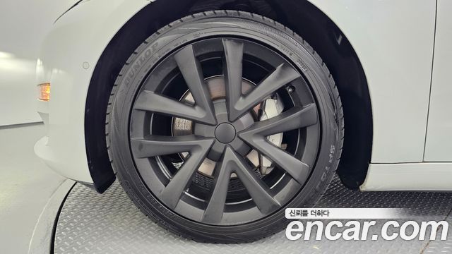 Tesla Model 3 Long Range AWD - фото 4