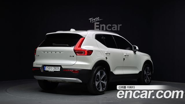 Volvo XC40 B4 Ultimate Bright - фото 1