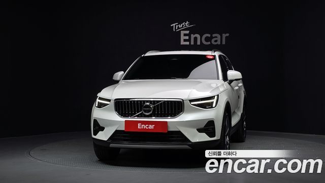 Volvo XC40 B4 Ultimate Bright - фото 2