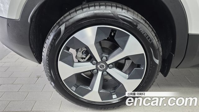Volvo XC40 B4 Ultimate Bright - фото 4