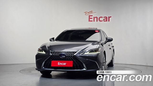 Lexus ES 300h 7-го поколения Luxury Plus - фото 2