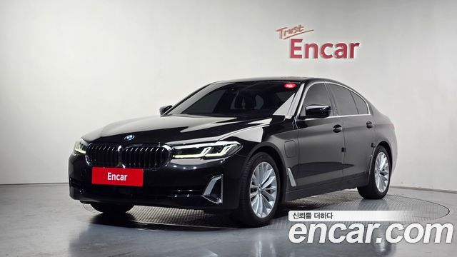 BMW 5 Series G30 530e Luxury - фото 0