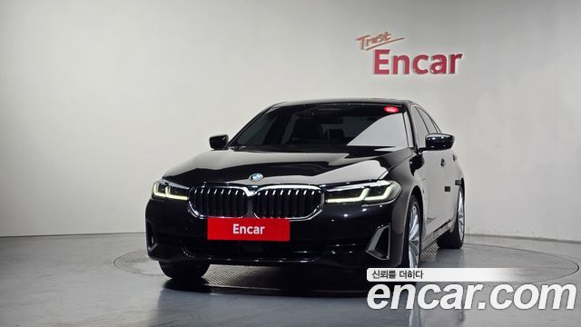 BMW 5 Series G30 530e Luxury - фото 2