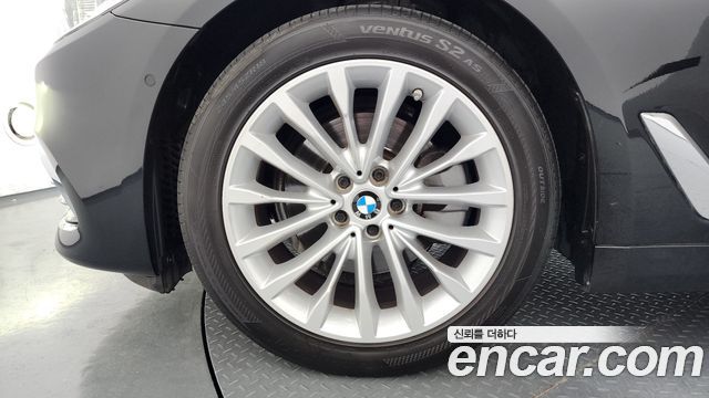 BMW 5 Series G30 520d Luxury Plus - фото 4