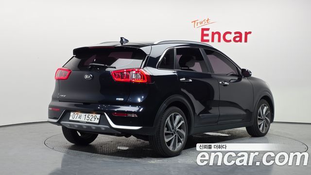 Kia Niro Noblesse - фото 1
