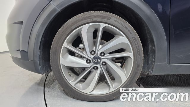 Kia Niro Noblesse - фото 4