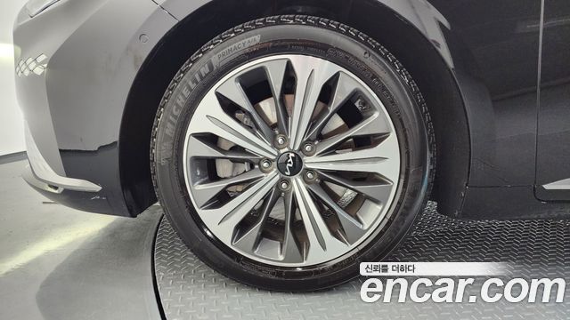 Kia K8 2.5 Gasoline 2WD Signature - фото 4