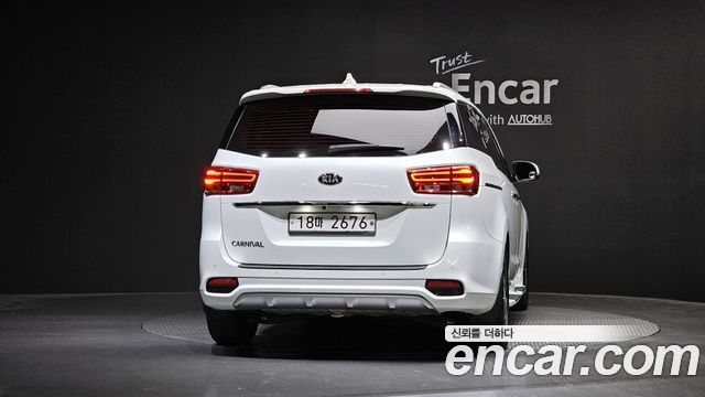 Kia Carnival Новый Gasoline 9-Seater Noblesse Special - фото 3