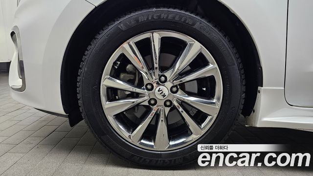 Kia Carnival Новый Gasoline 9-Seater Noblesse Special - фото 4