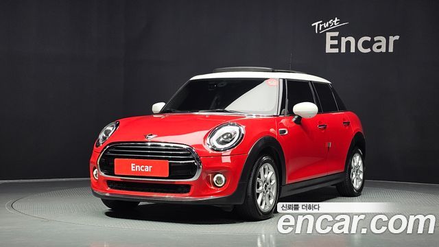 Mini Cooper 5Door HIGH 3rd - фото 0