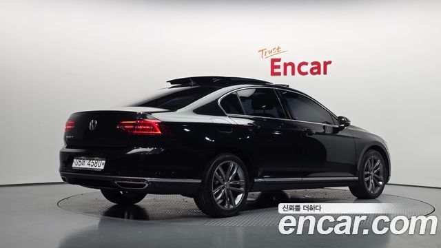 Volkswagen Passat B8 2.0 TDI Prestige - фото 1