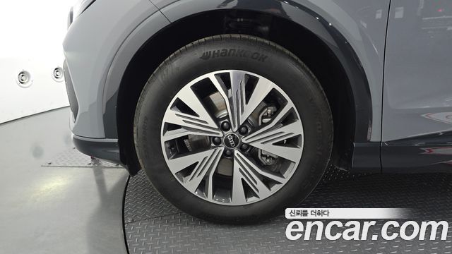 Audi Q4 e-Tron F4 45 - фото 3