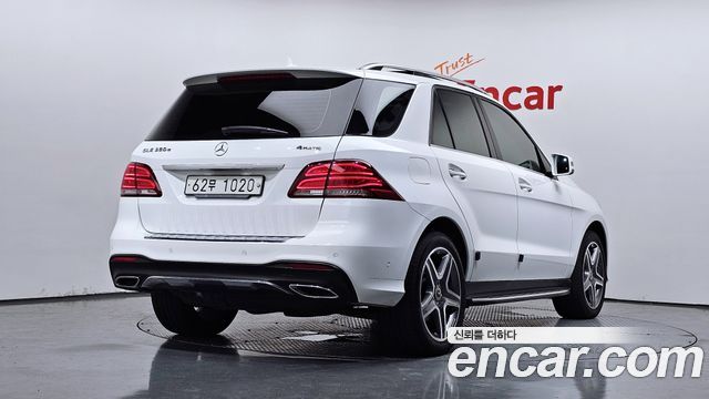 Mercedes-Benz GLE-Class W166 GLE350 d 4MATIC Premium - фото 1