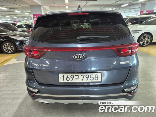 Kia Sportage The Bold Diesel 1.6 2WD Prestige - фото 3