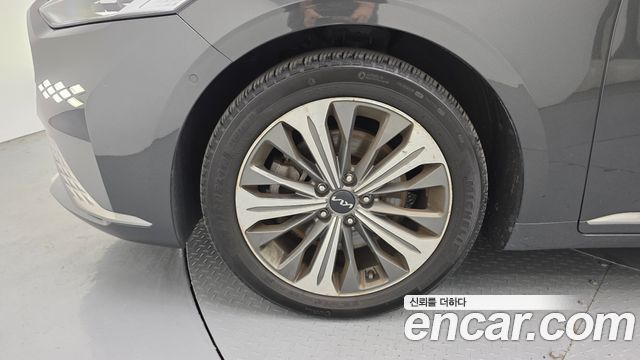 Kia K8 2.5 Gasoline 2WD Signature - фото 4