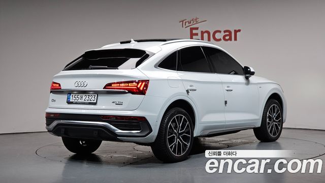 Audi Q5 FY 40 TDI Quattro Sportback Premium - фото 1